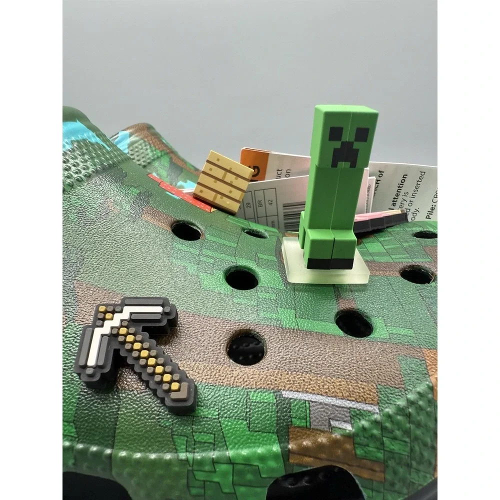 Crocs Minecraft Classic Clog Green Size M10/W12 Adult Gamer Steve Creeper‎